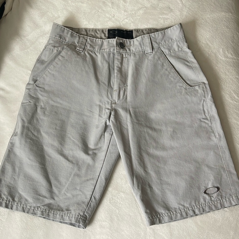 Oakley men’s shorts, medium